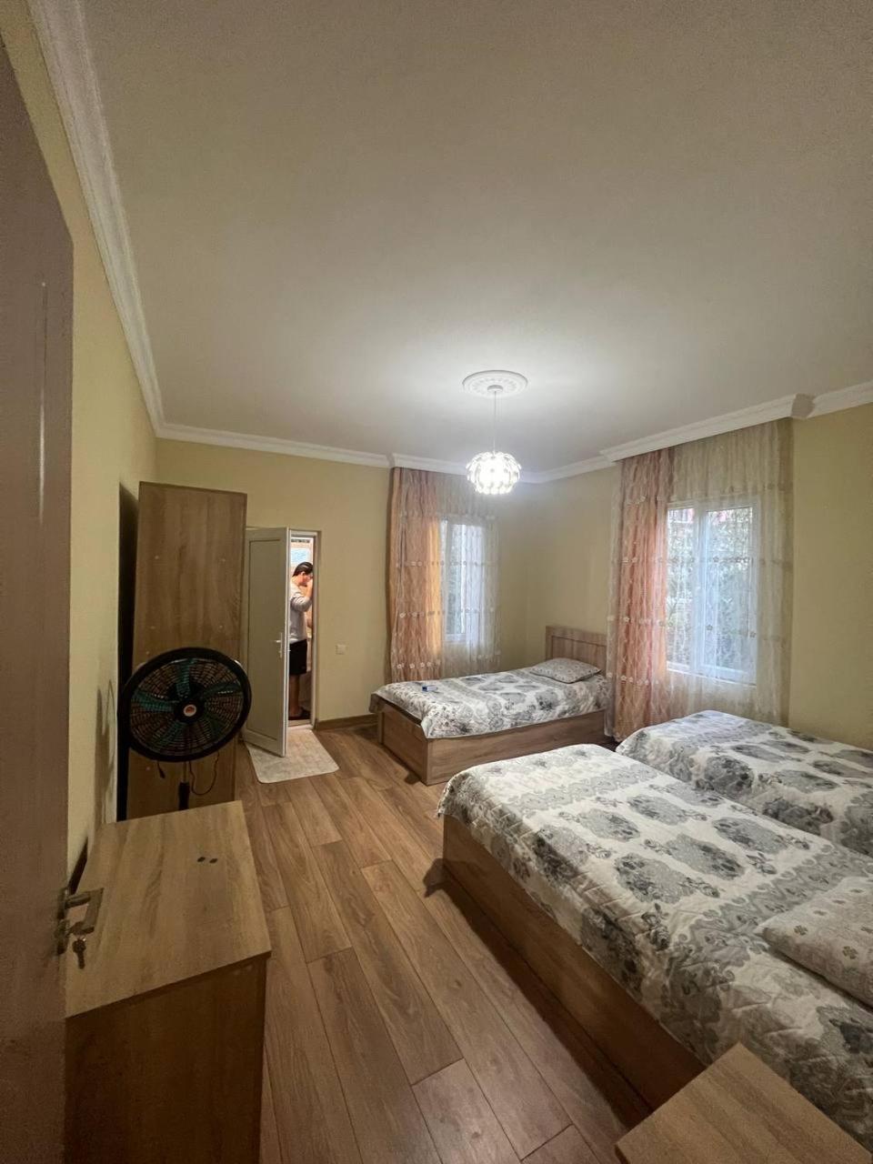 Los-Polos Hermanos Batumi Kültér fotó